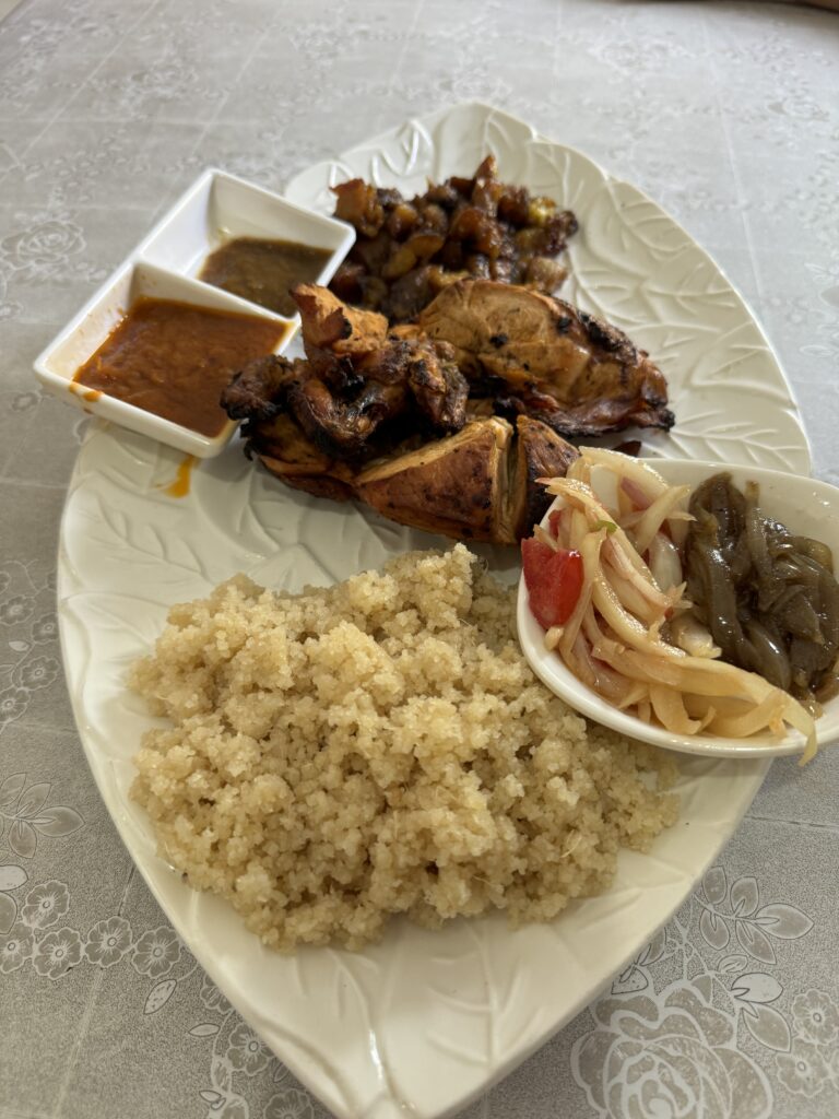 attiéké, alloco poulet braisé